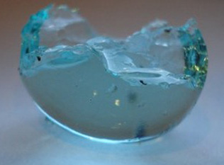 Blue sphere that fell from sky jelly like but<br />
no smell and not sticky